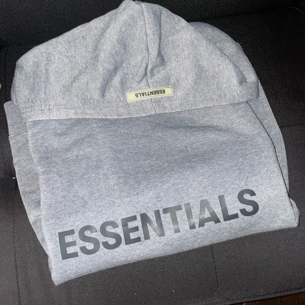 Never Worn Sweat Shirt ! Size Large ! Color Grey !